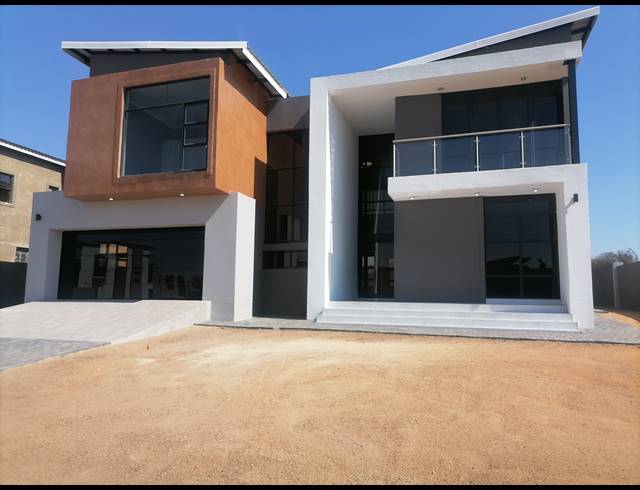 4 BEDROOM HOUSE FOR SALE IN BENDOR